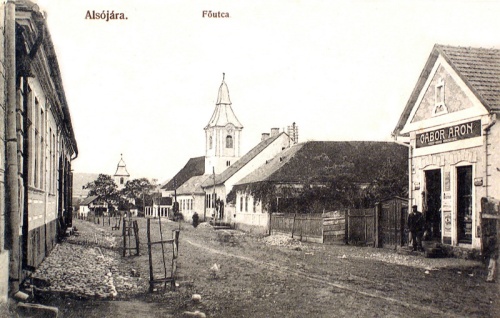 Alsójára:Fő utca,jobbra Gábor Áron üzlete.1912